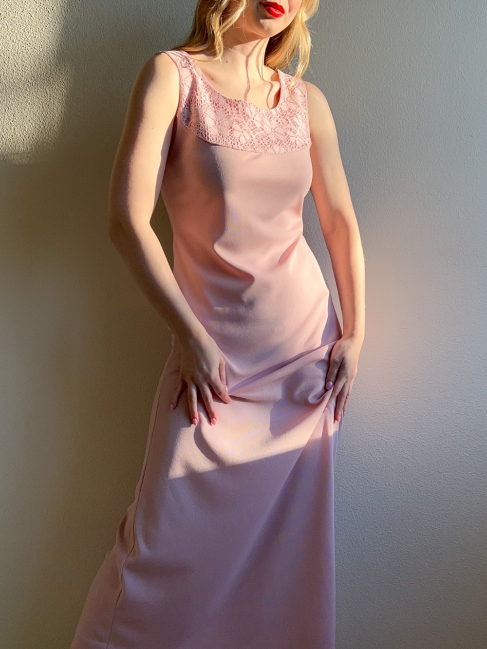 Vintage 1970s Mauve Maxi Dress With Crochet Bodice (M)